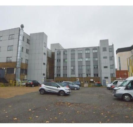 Spacious Modern Flat In Luton Town Centre Extérieur photo
